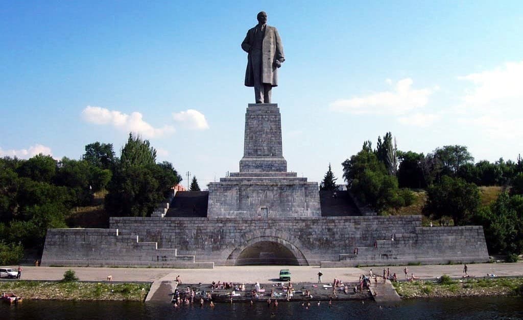 Lock No. 1 and Lenin Monument - Image 1
