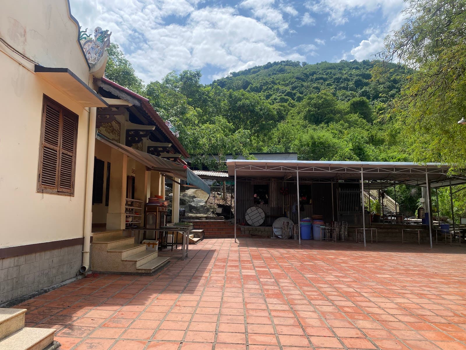 Am Chua Temple - Image 1