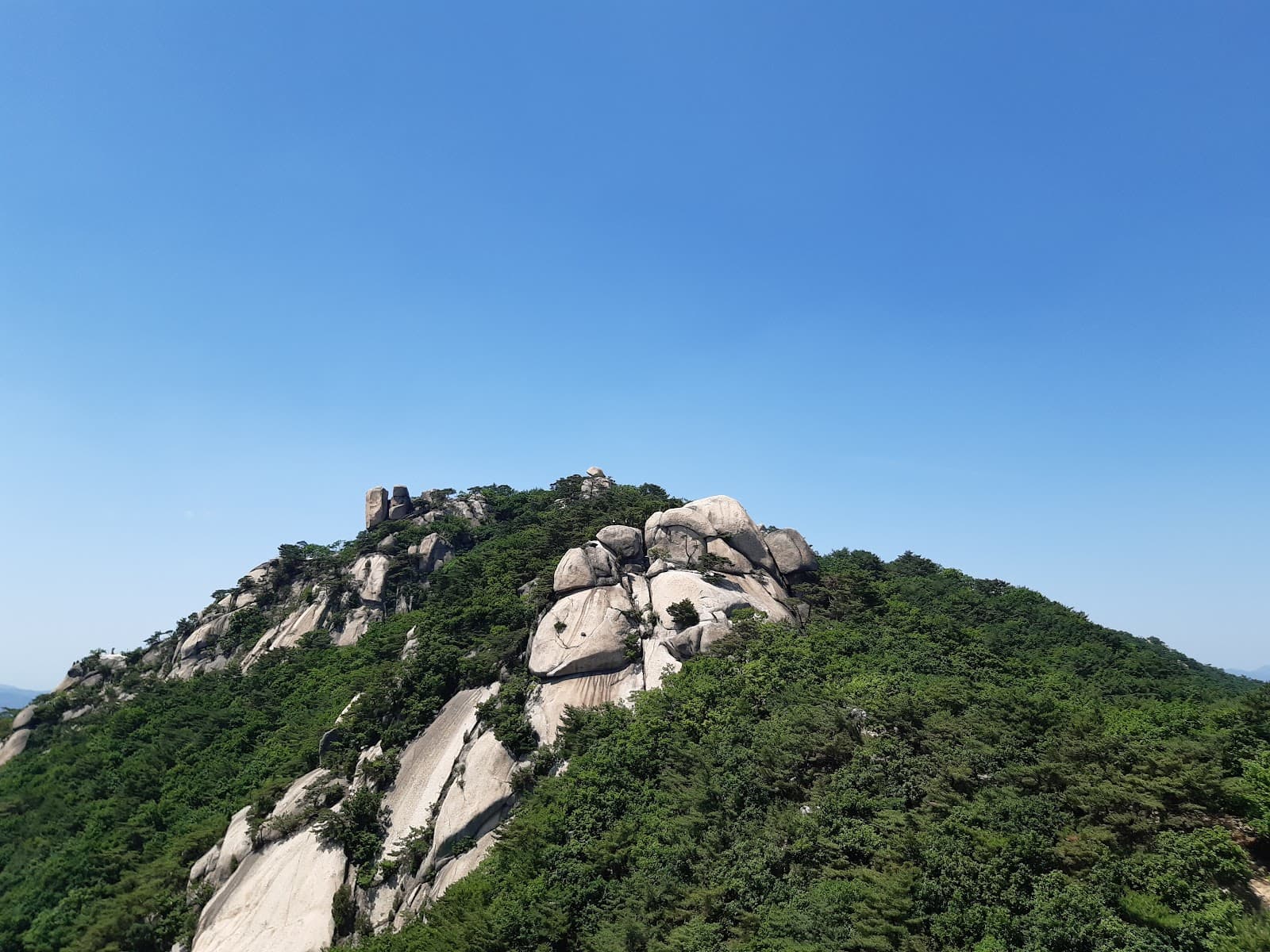 Suraksan Seoul - Image 1