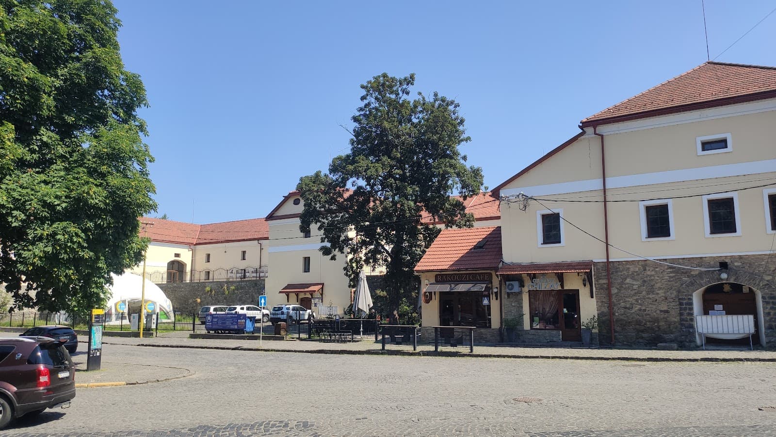 Poshtova Square - Image 1
