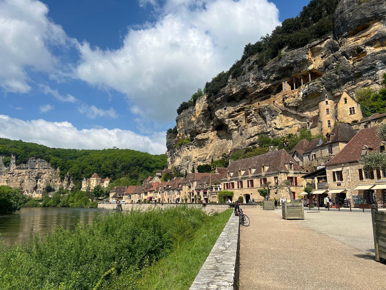 La Roque-Gageac river quay - Image 1