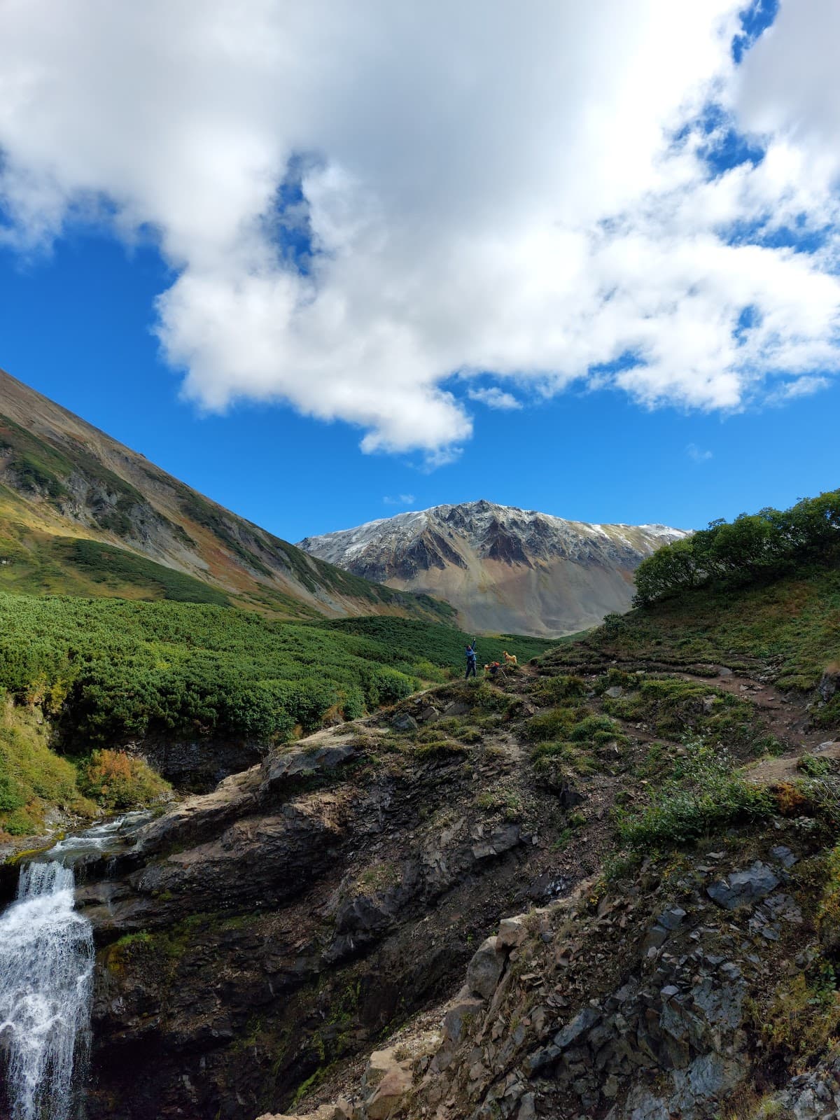 Vachkazhets Mountain and Waterfalls - Image 1