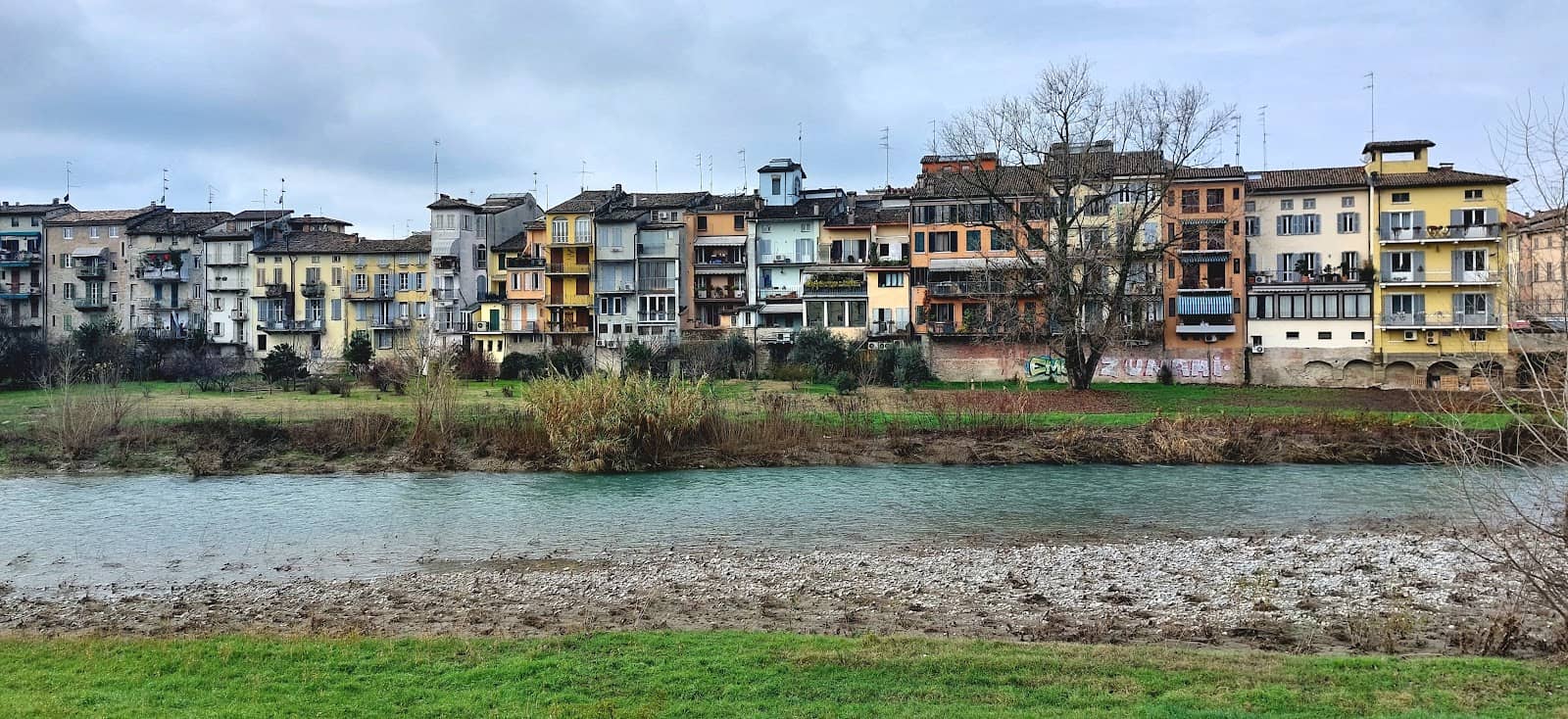 Local Eateries & Aperitivo