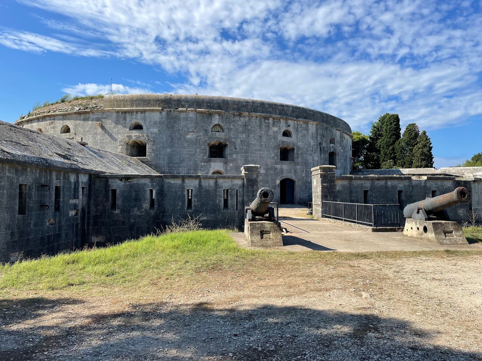 Fort Bourguignon Pula - Image 1