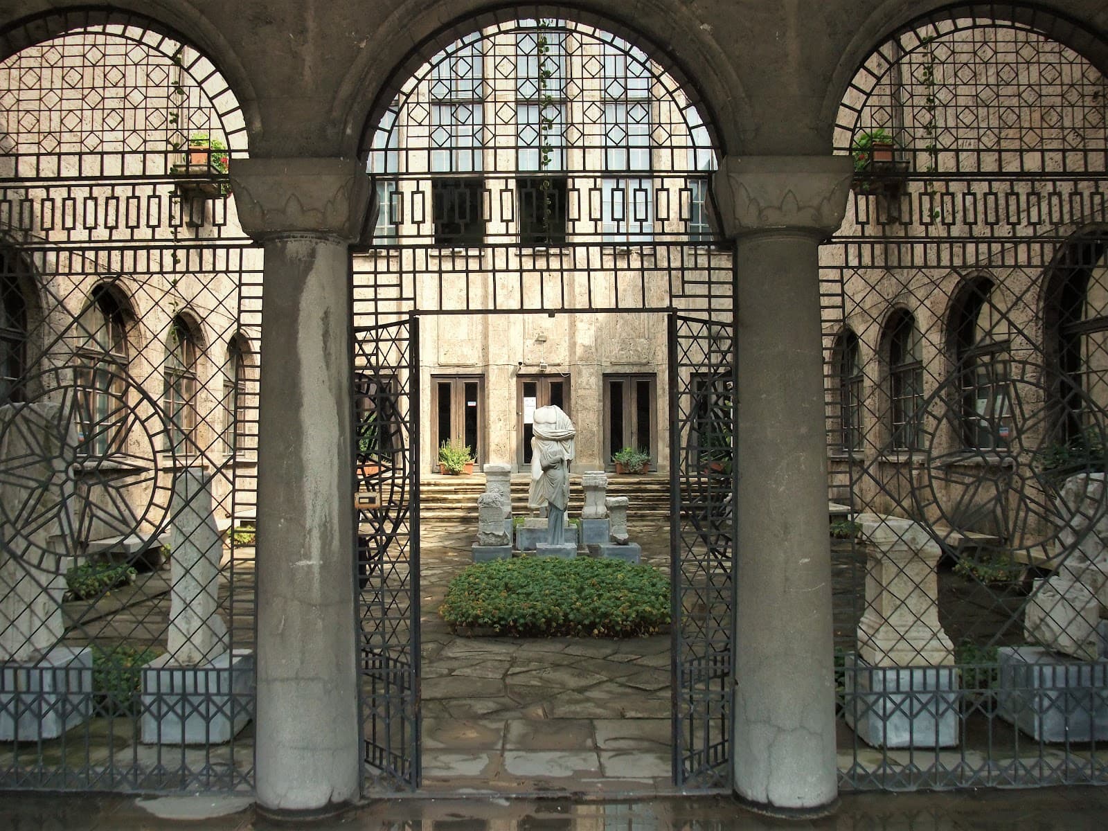 Archaeological Museum Veliko Tarnovo - Image 1