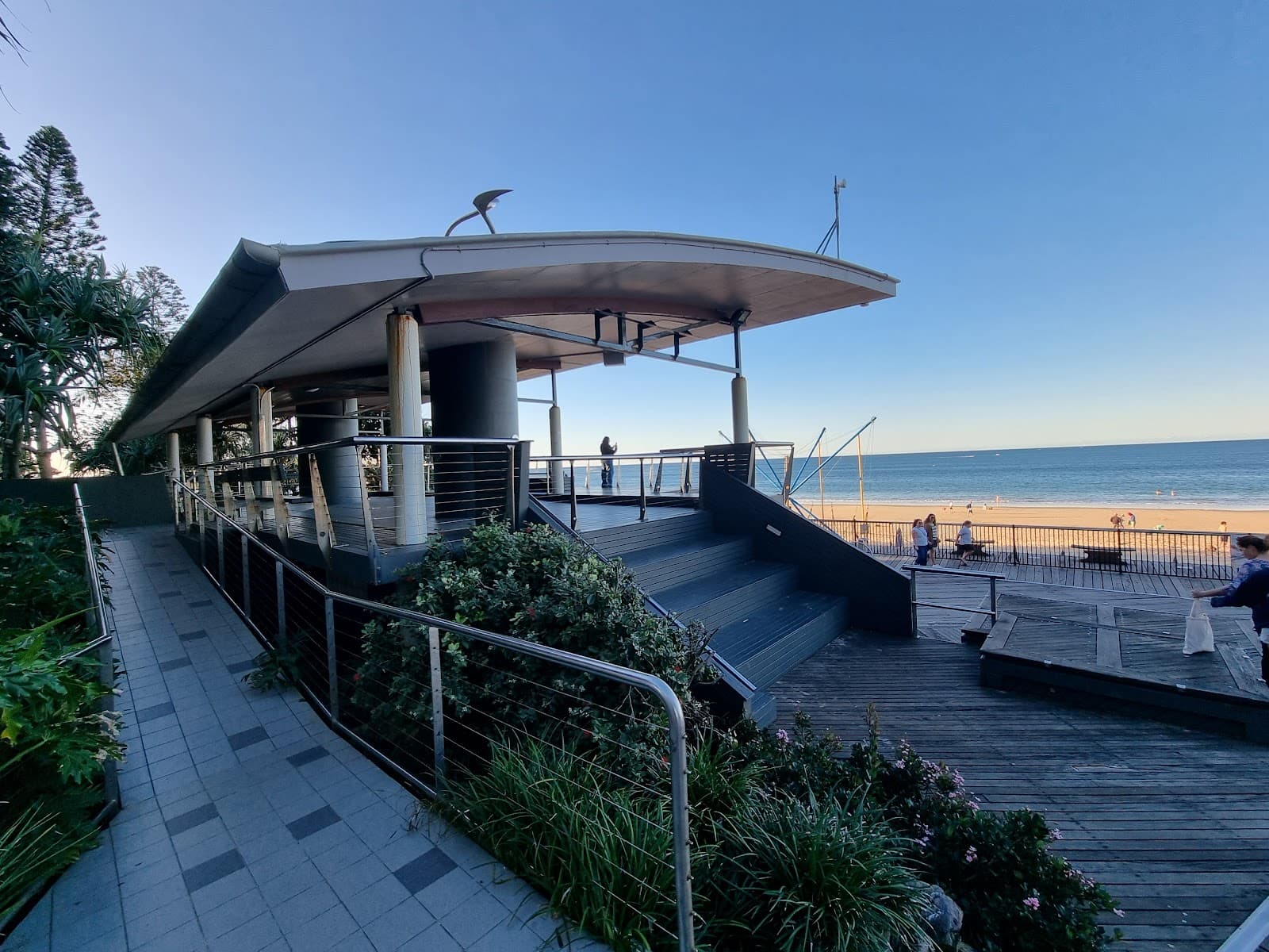 Mooloolaba Esplanade & Loo With a View - Image 1