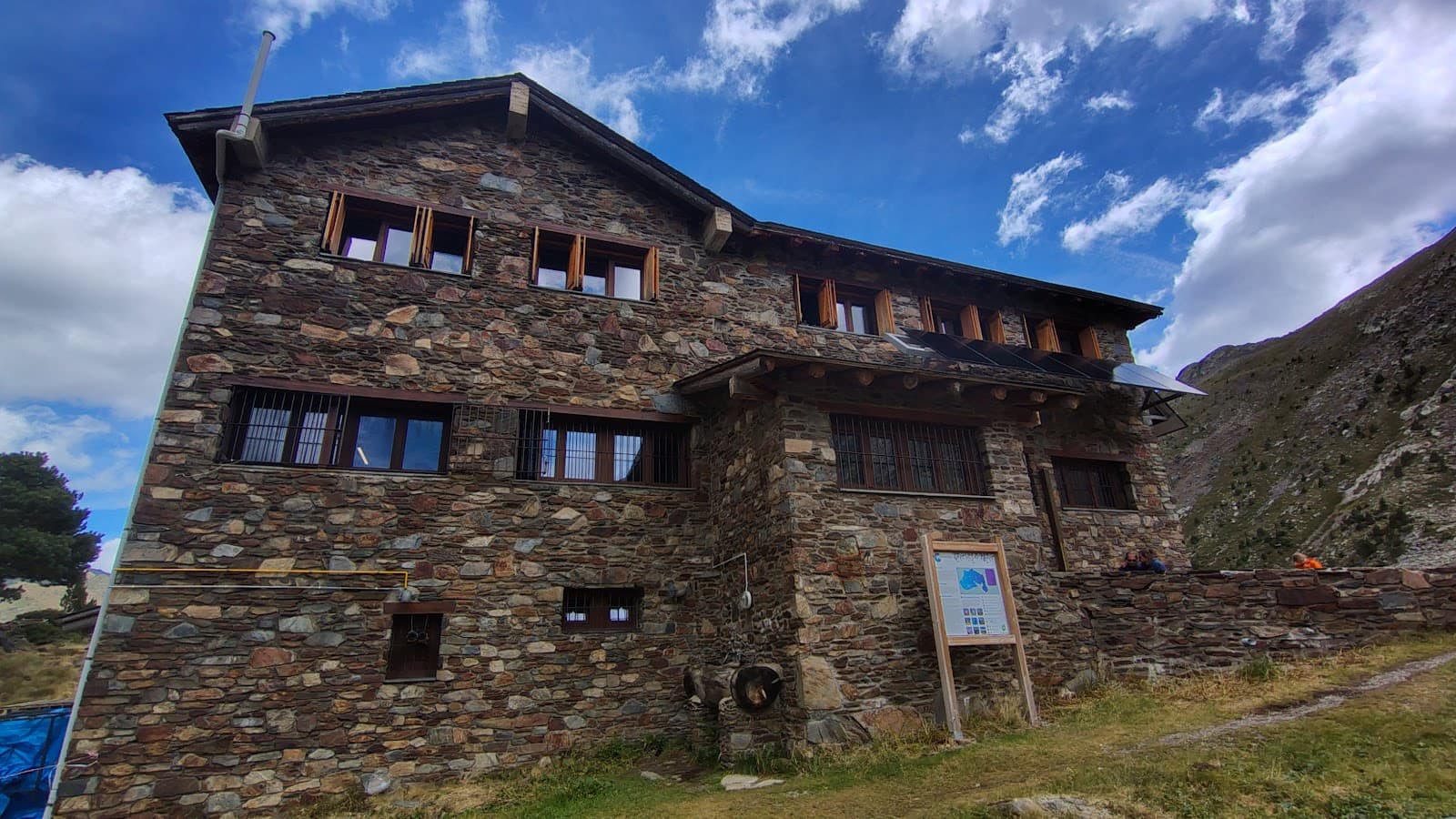 Refugi de Comapedrosa - Image 1