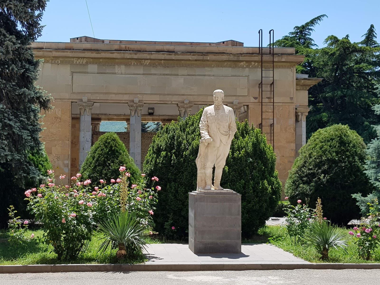 Gori Central Park - Image 1