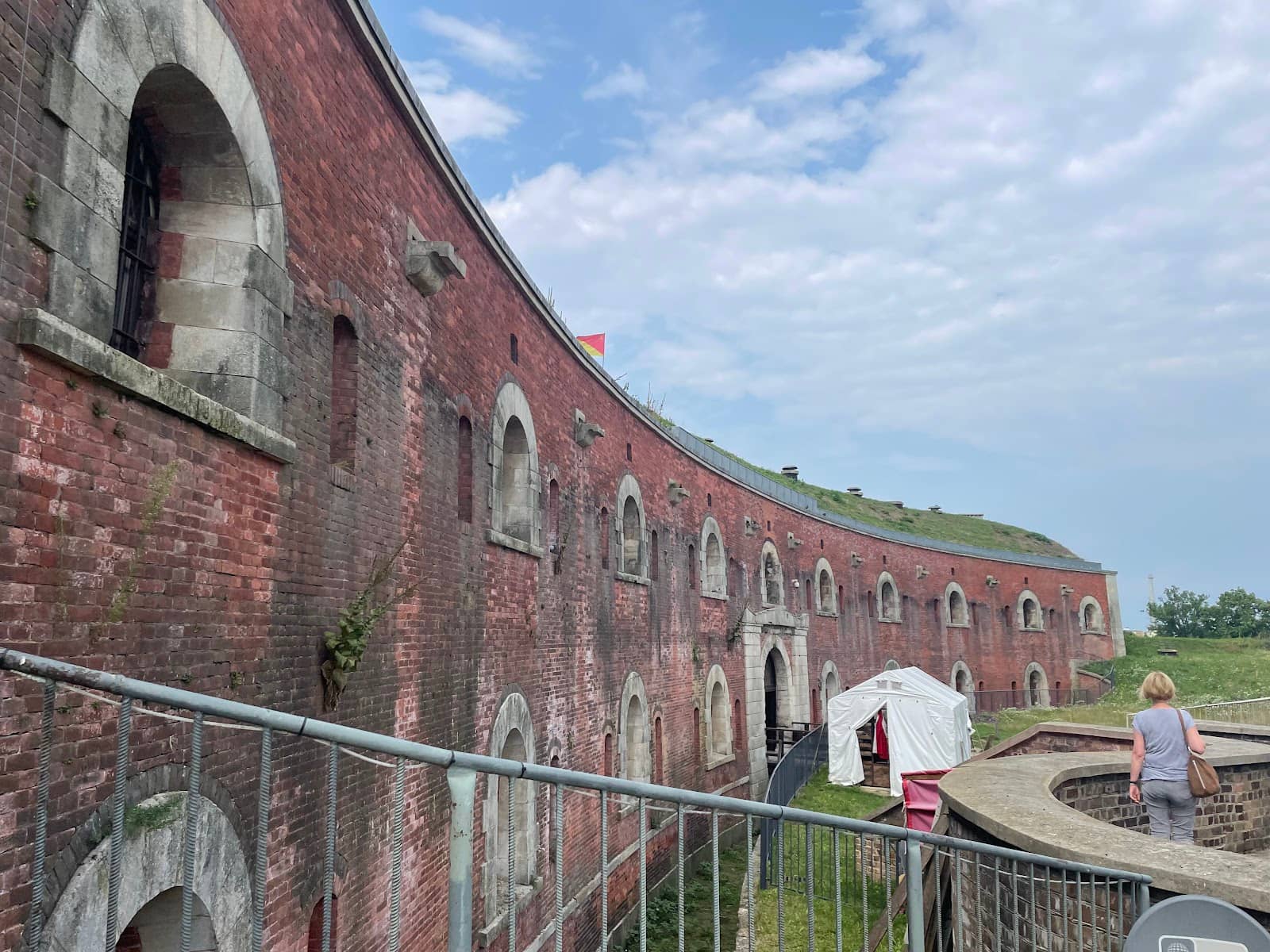 Historical Monumental Feel