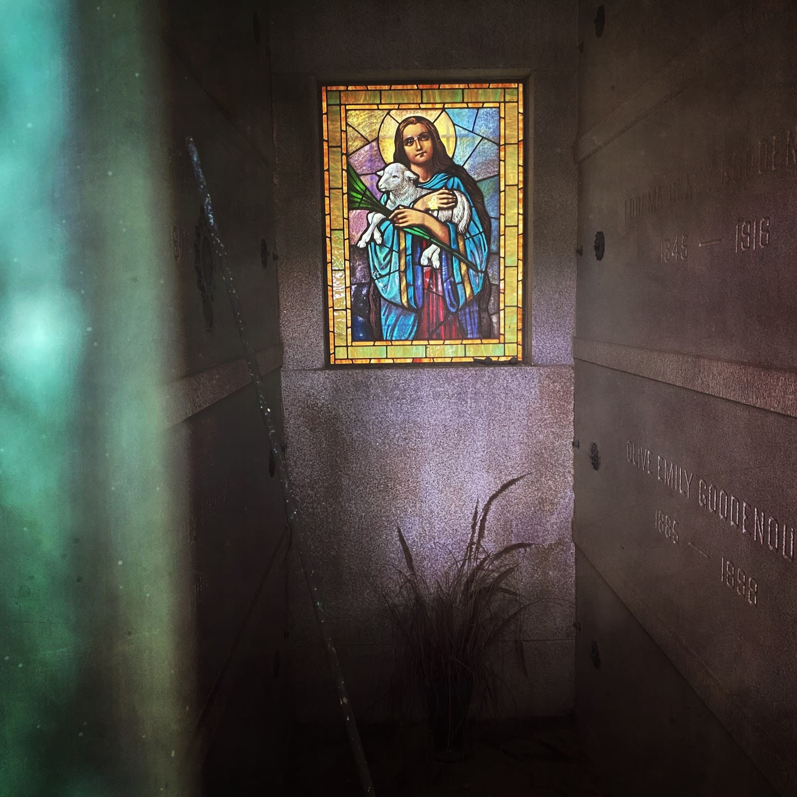 Lakeview Cemetery - Image 1