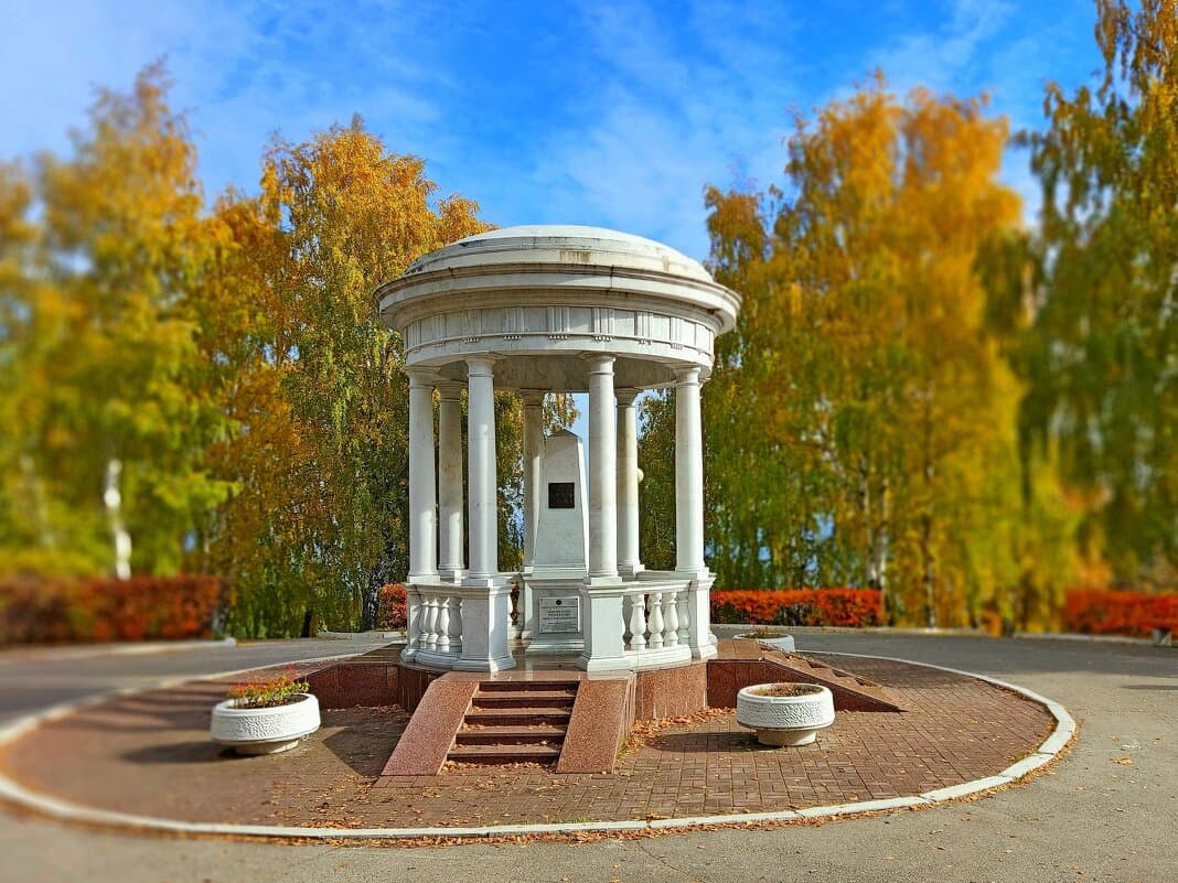 Monument to Ivan Goncharov - Image 1