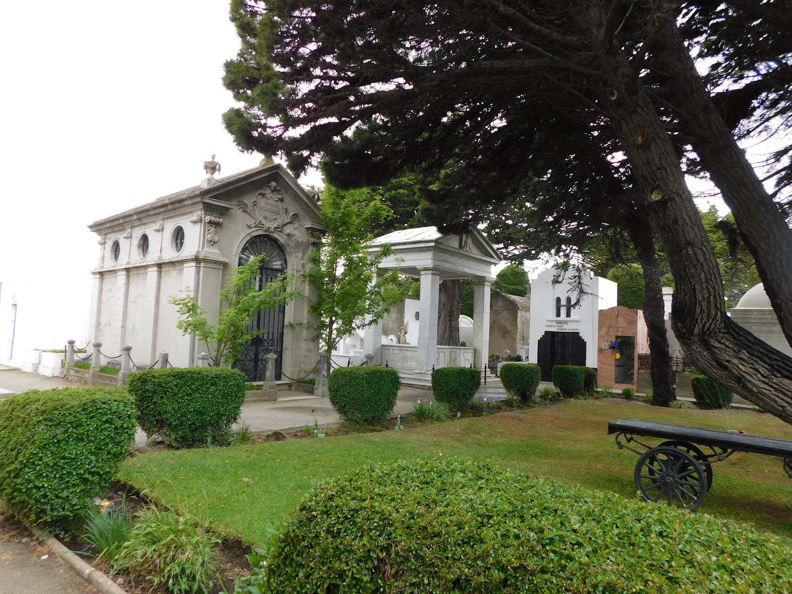 Cementerio Municipal Sara Braun Punta Arenas - Image 1