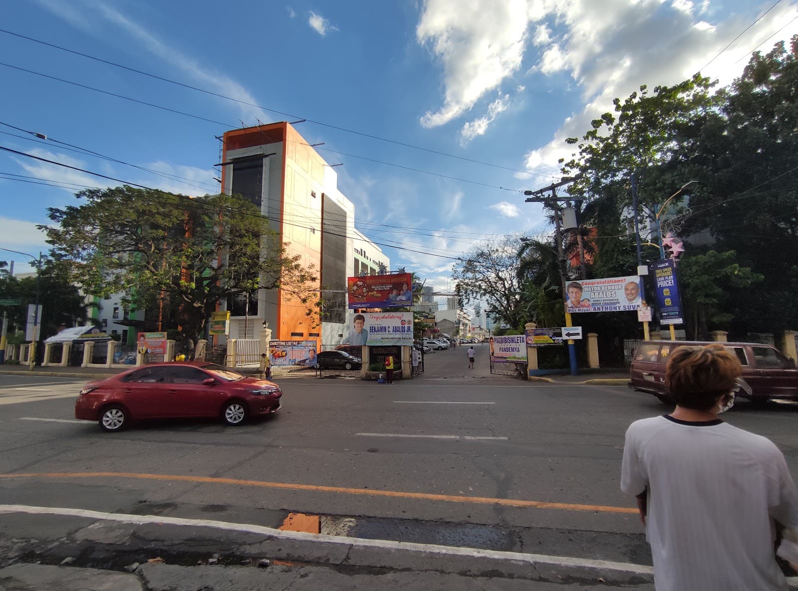Maysilo Circle - Image 1
