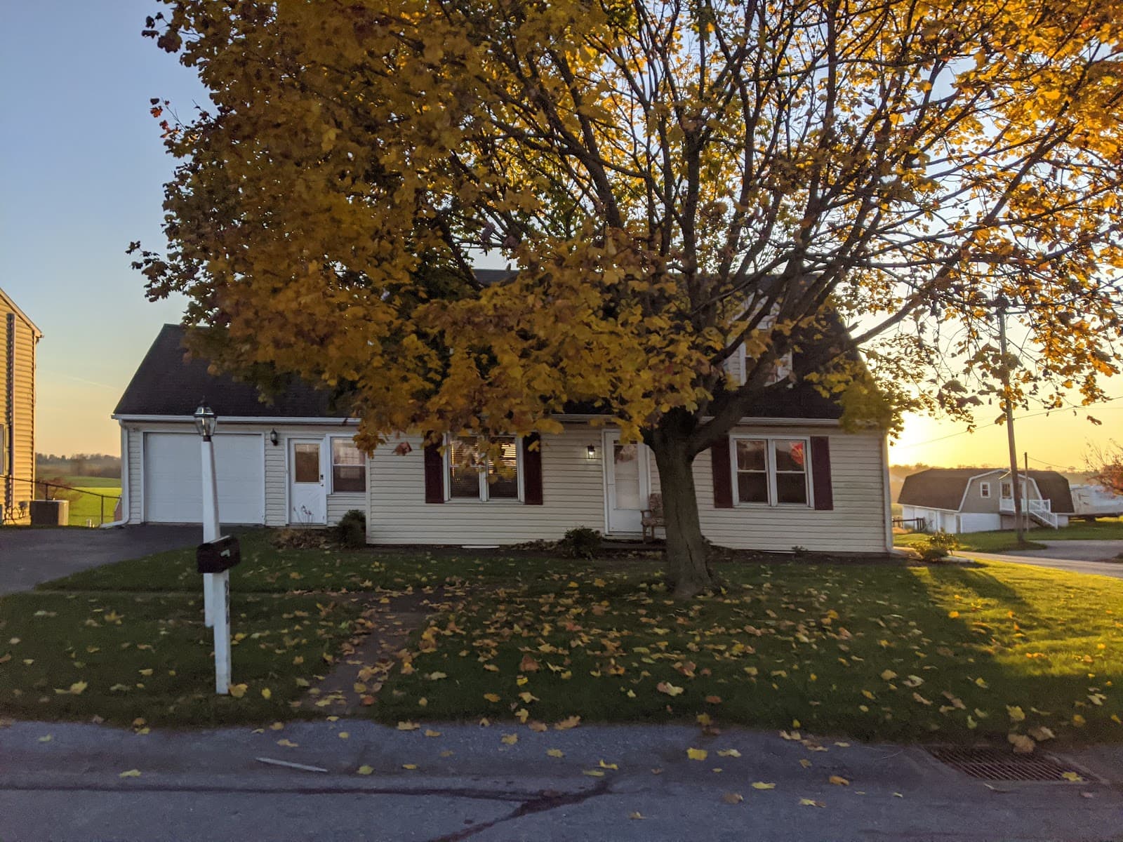 Manheim Historic District - Image 1
