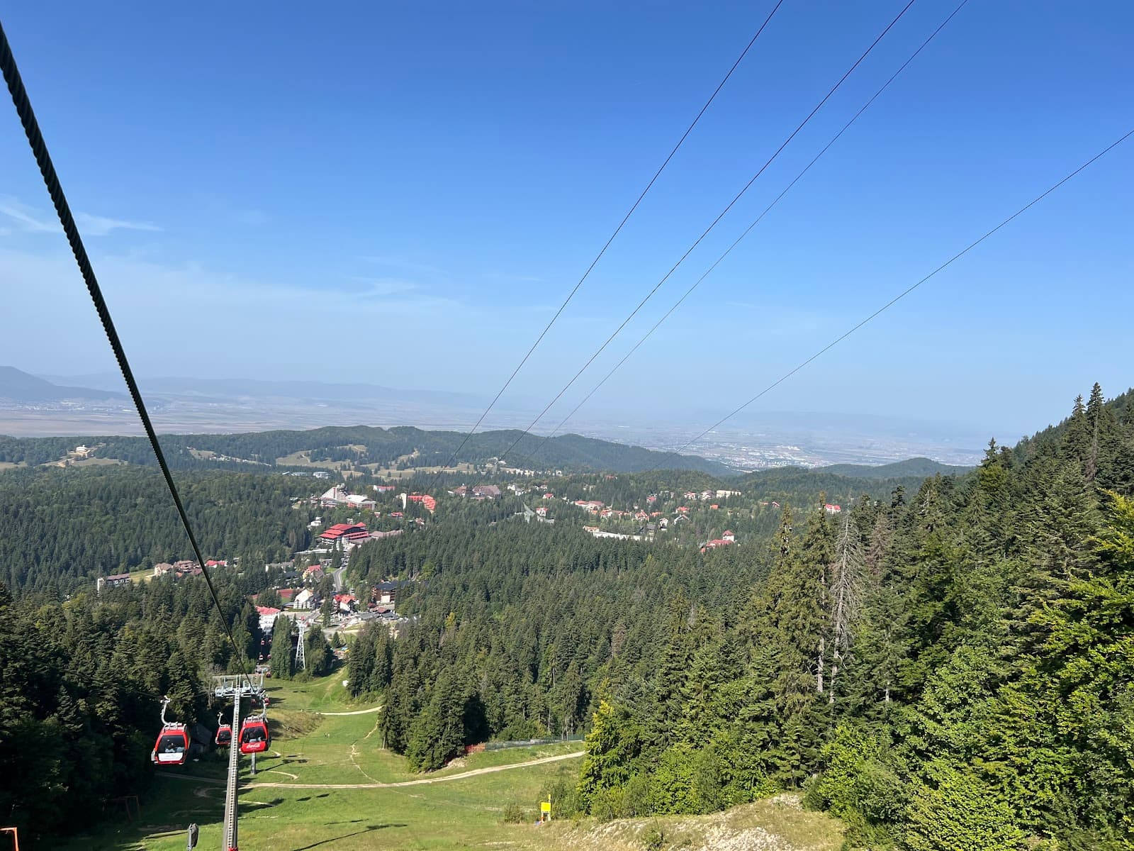 Drumul Roșu Ski Run - Image 1