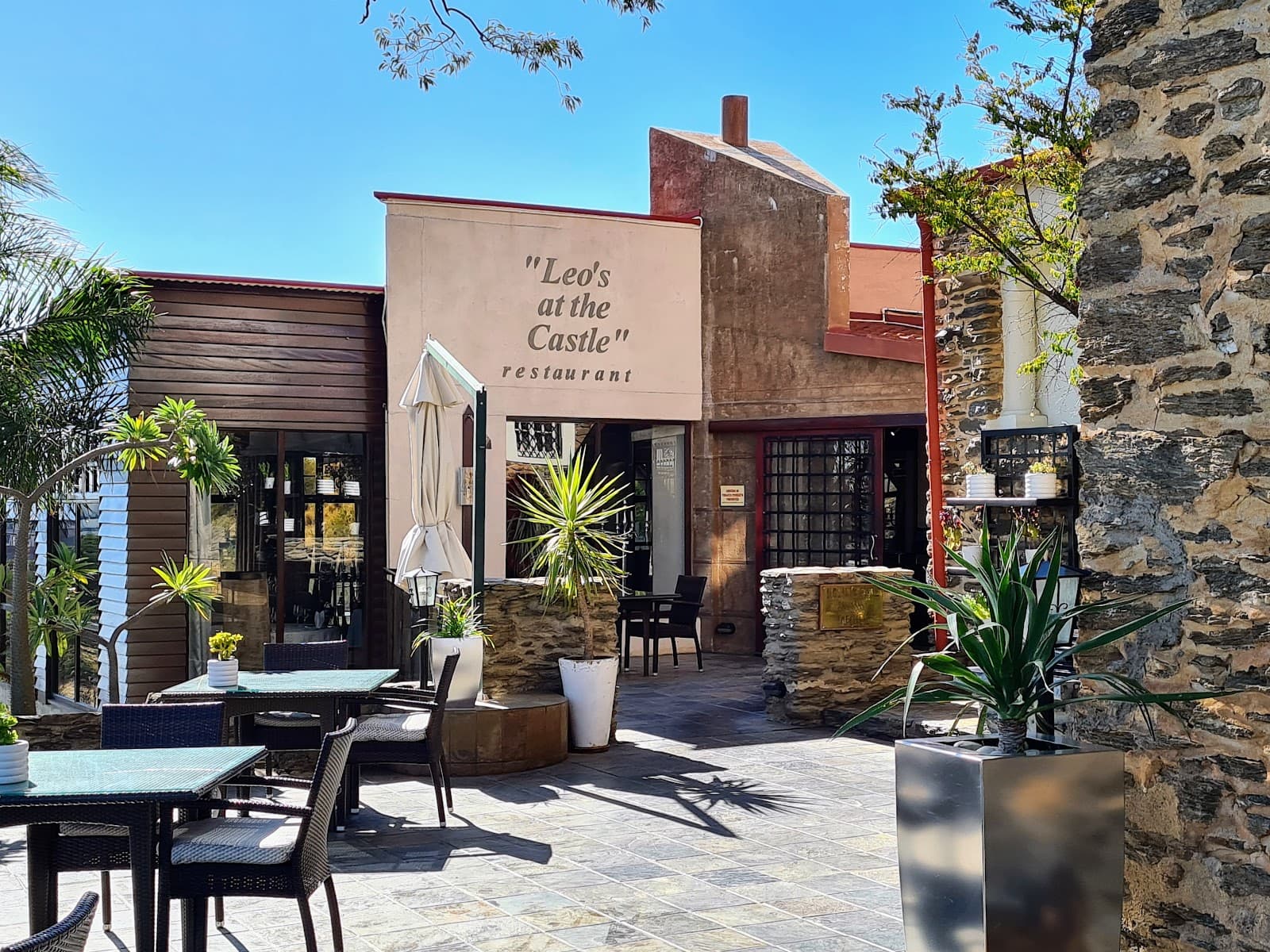 Heinitzburg Castle - Image 1