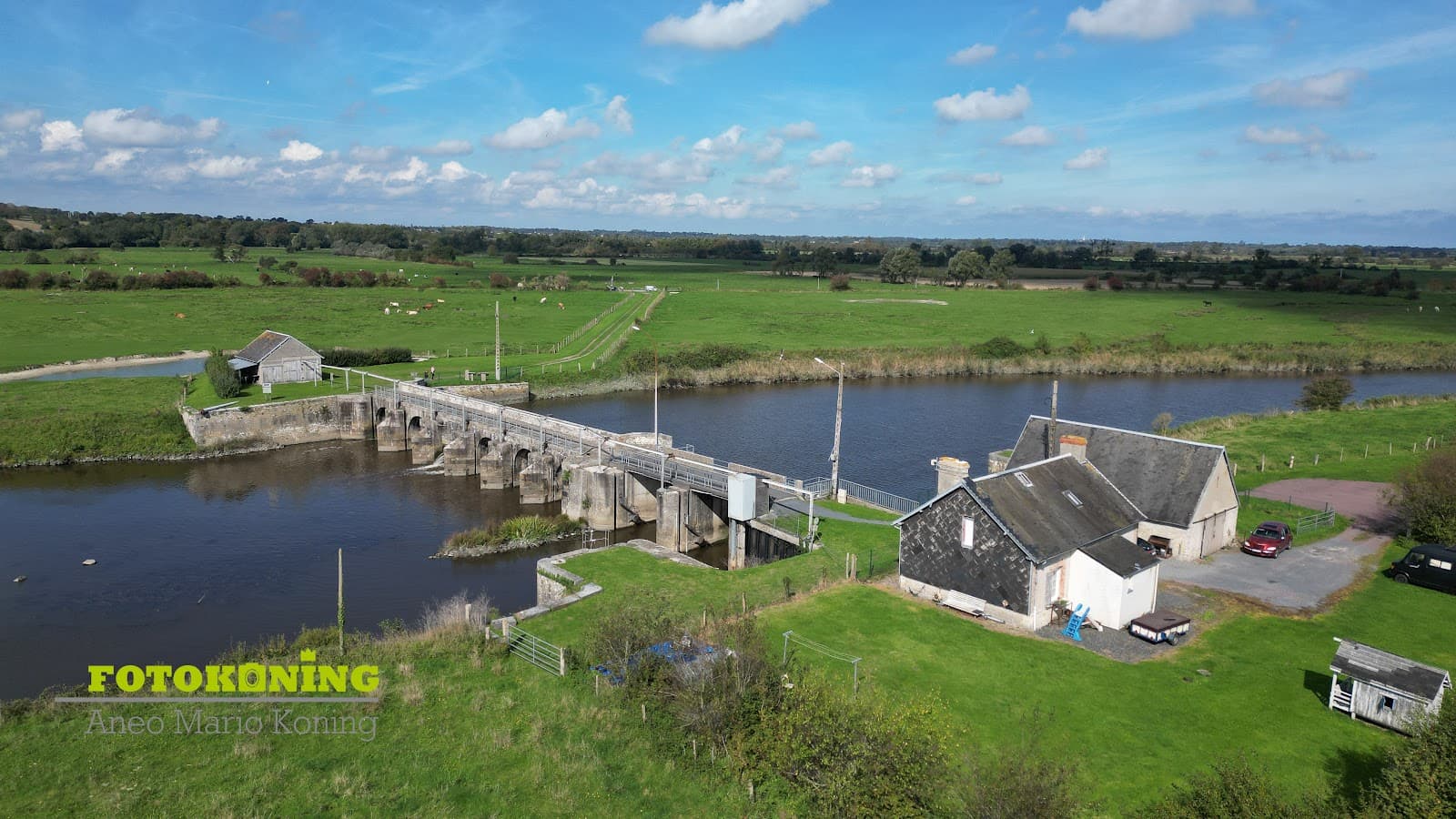 La Barquette Lock & Memorial - Image 1