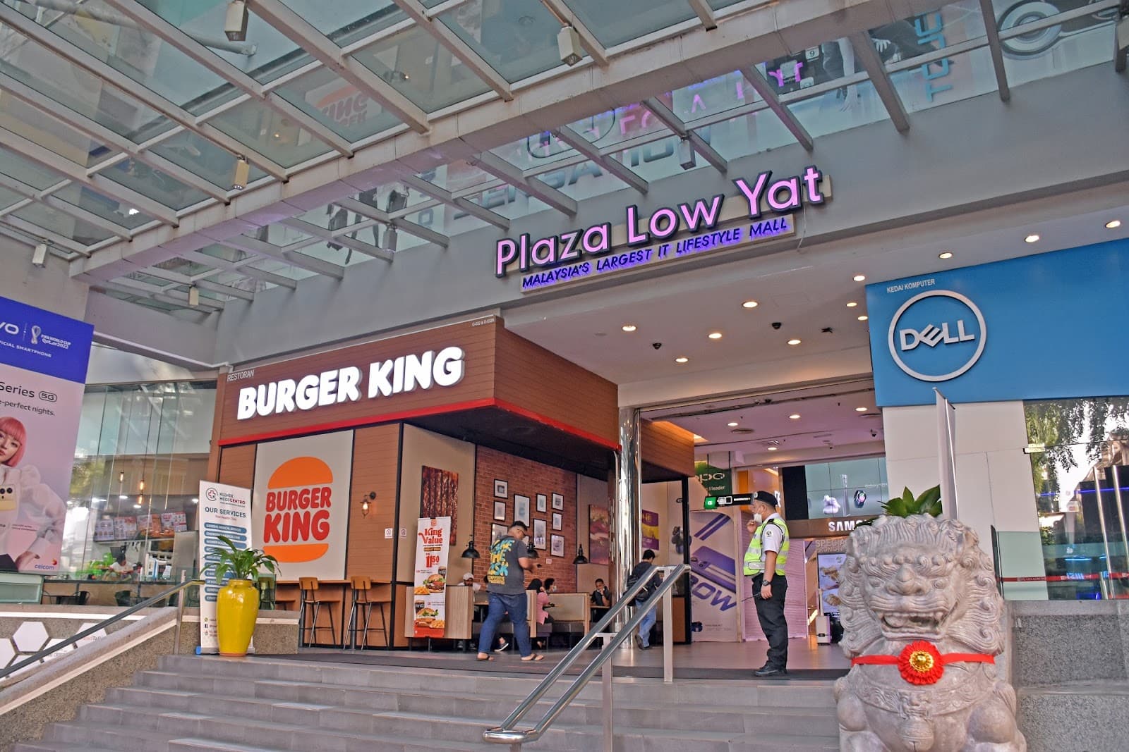 Plaza Low Yat - Image 1