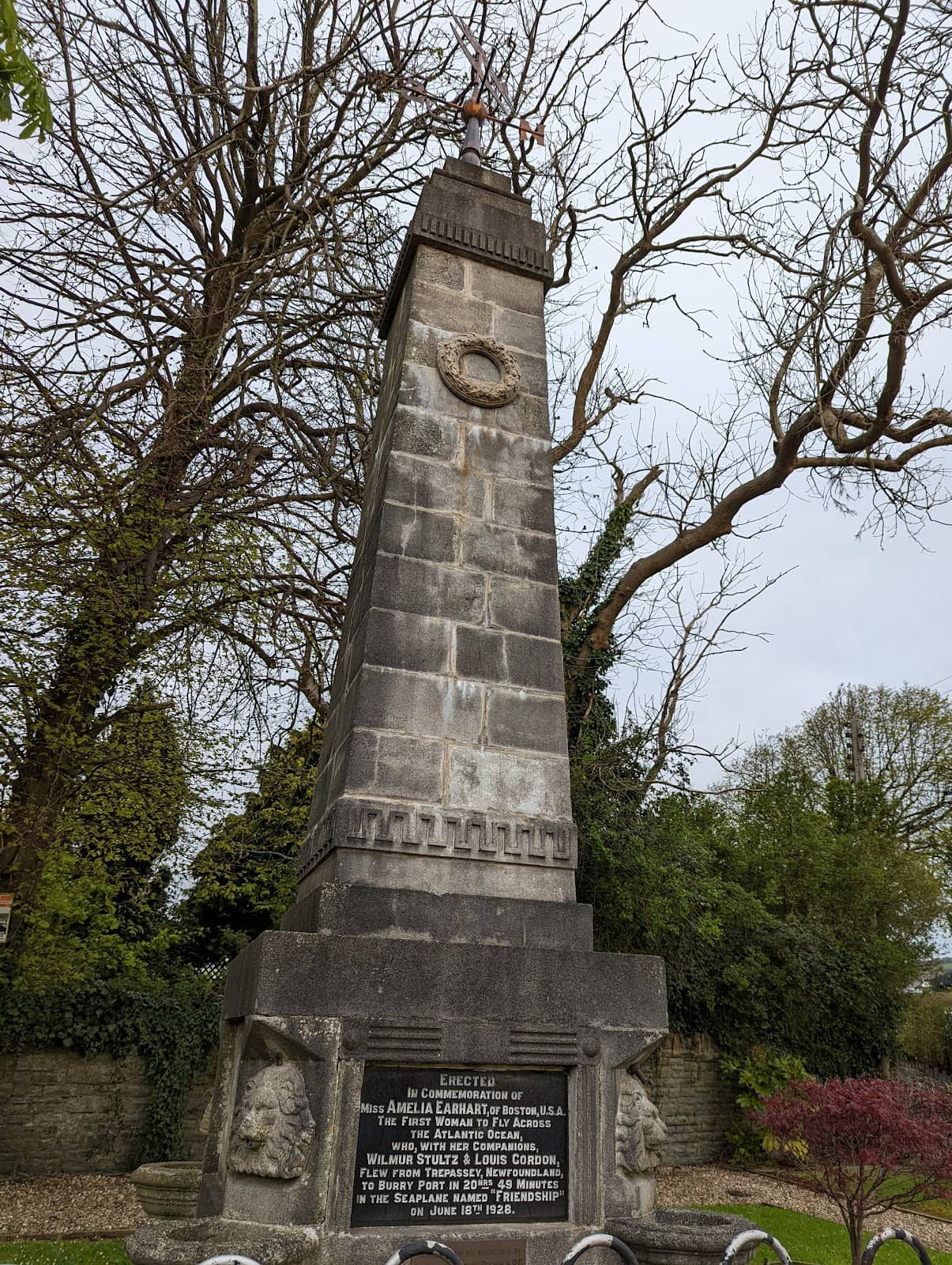 Pwll Village Blue Plaque