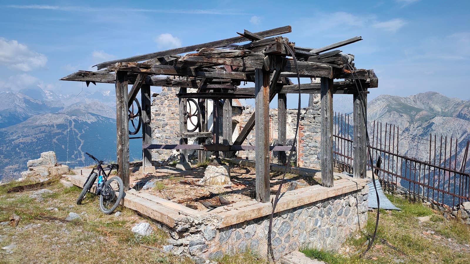 Fort Infernet Exterior