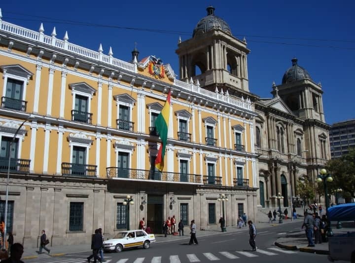 Plaza Murillo Setting