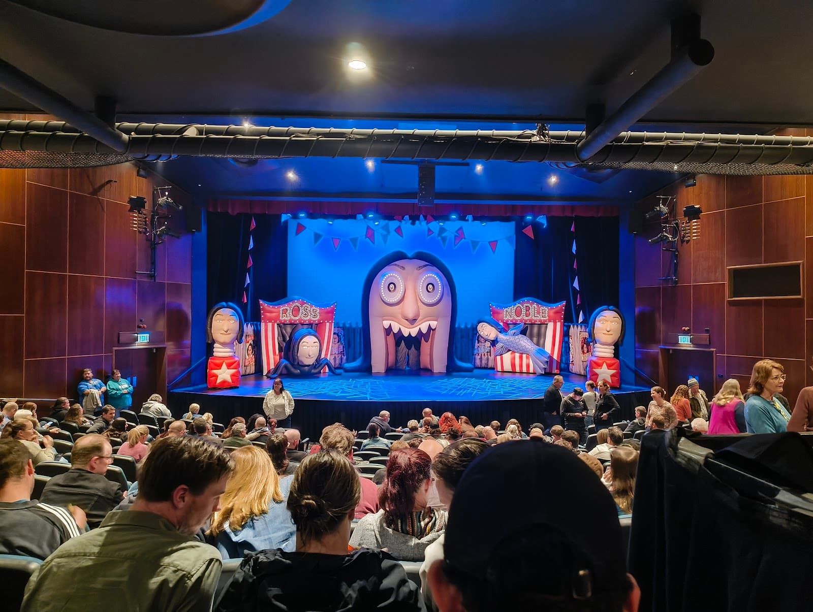 Albury Entertainment Centre - Image 1