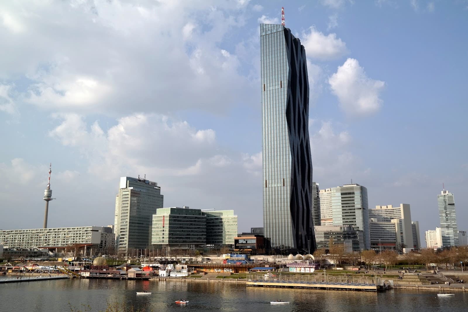 DC Tower 1 Vienna - Image 1