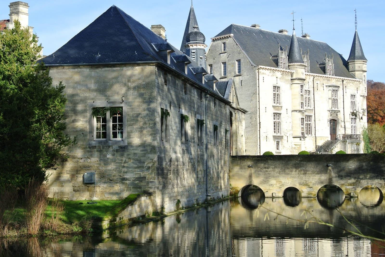 Schaloen Castle (Kasteel Schaloen) - Image 1