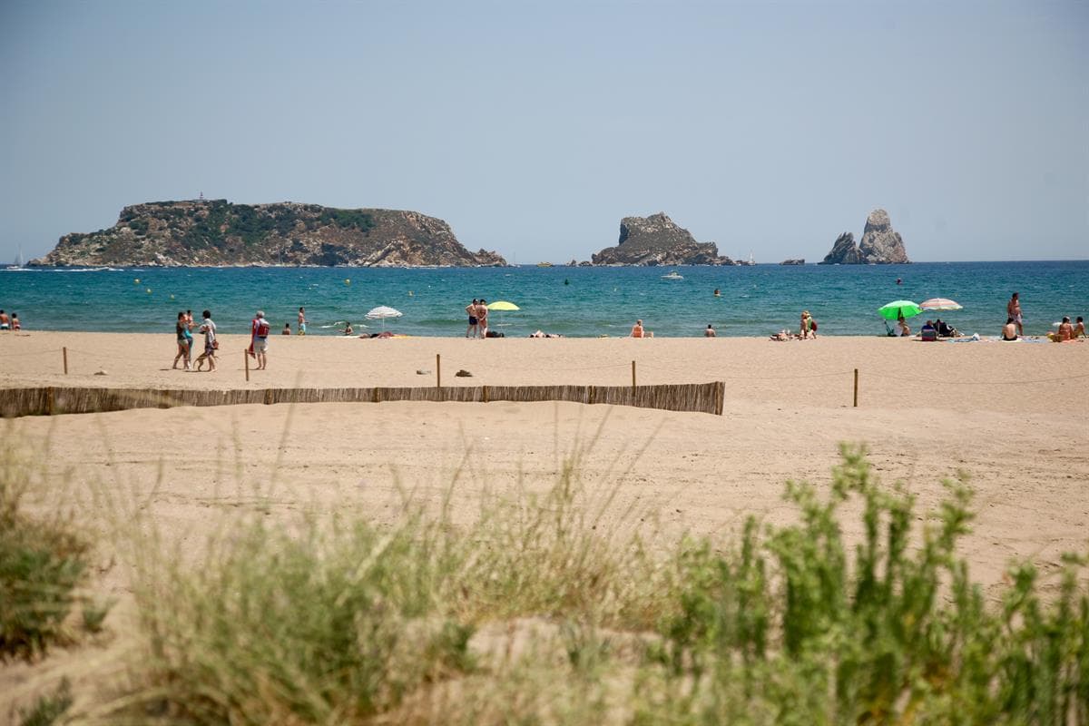L'Estartit Beach - Image 1