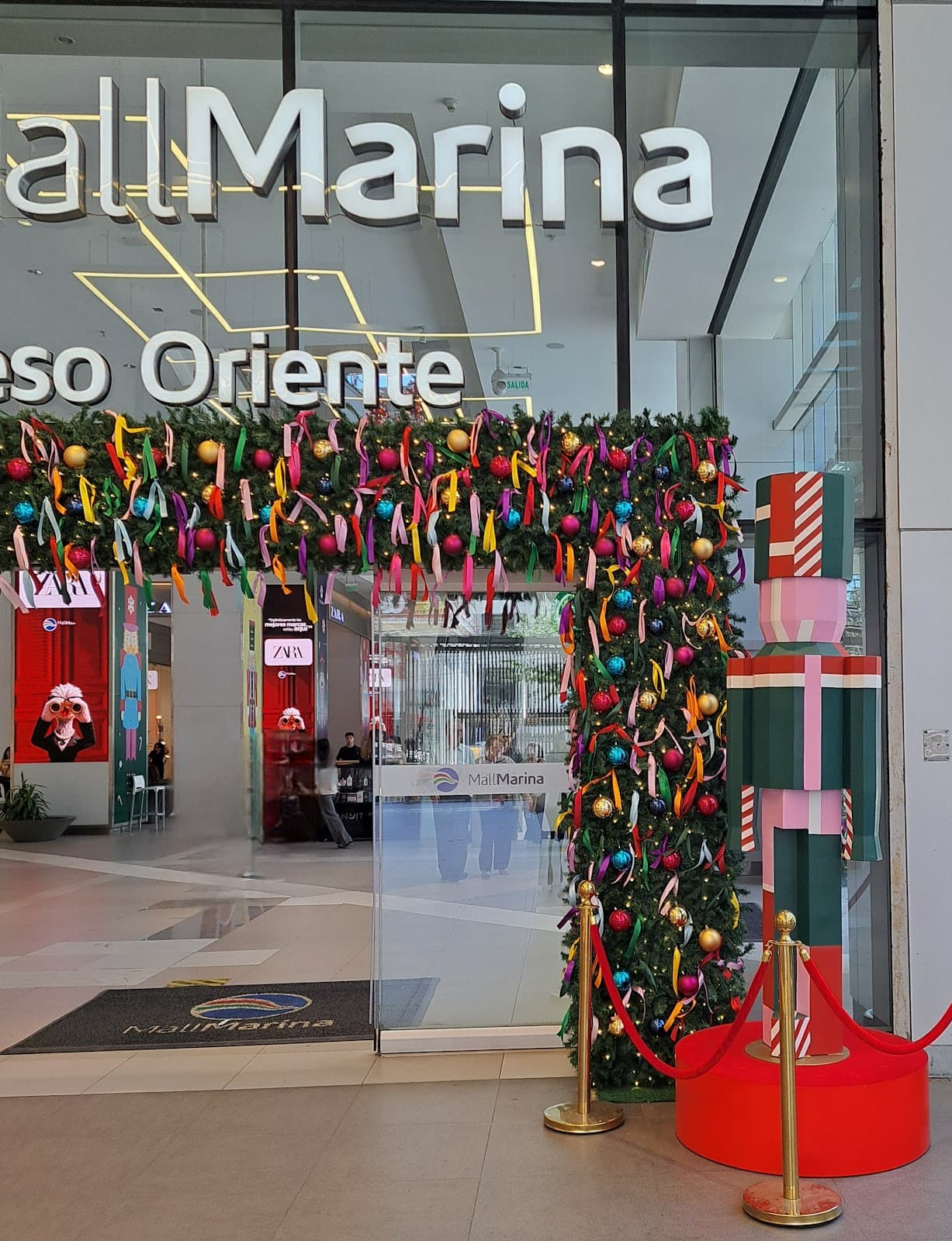 Calle Valparaíso Shopping Street - Image 1