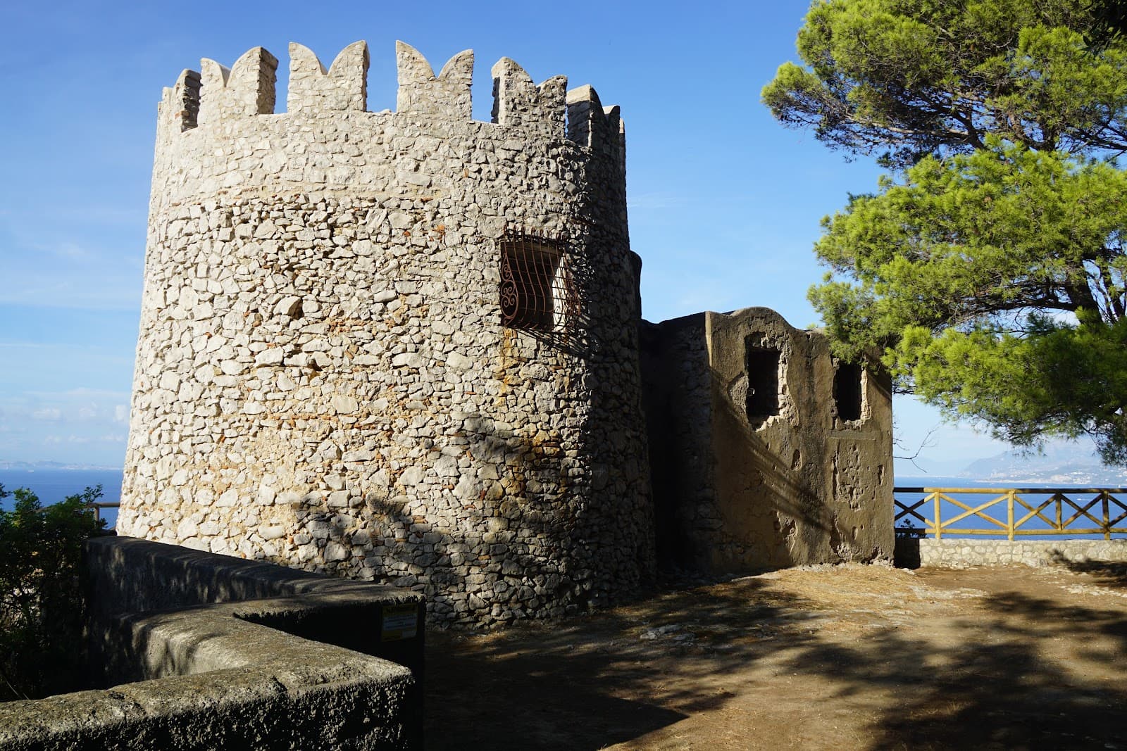 Villa di Damecuta Roman Ruins - Image 1