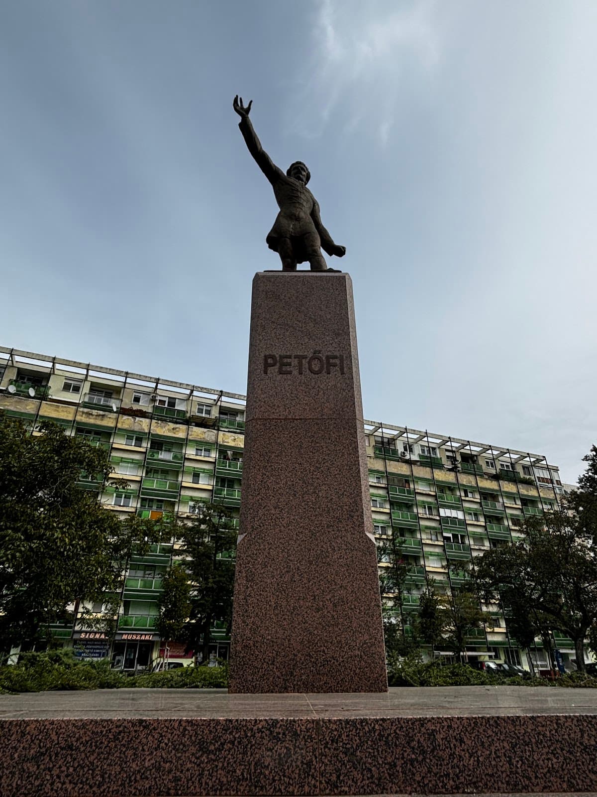 Petőfi Square & Railway Station - Image 1