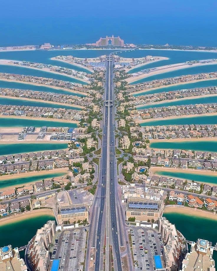 Palm Jumeirah Crescent - Image 1