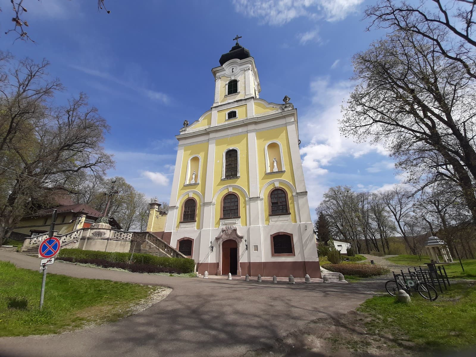 Máriabesnyő Basilica (Shrine of Our Lady) - Image 1
