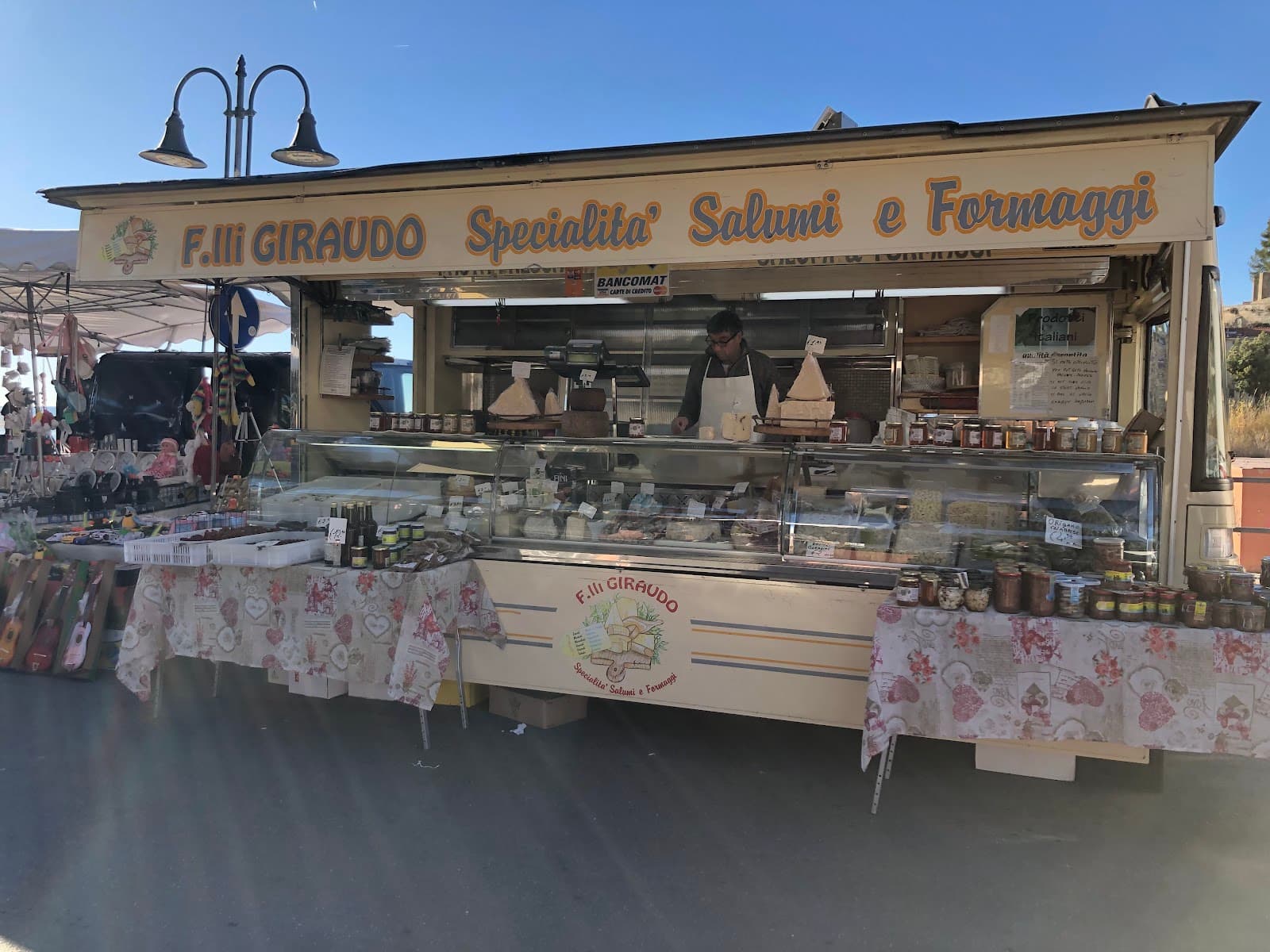 Friday Seafront Market - Image 1