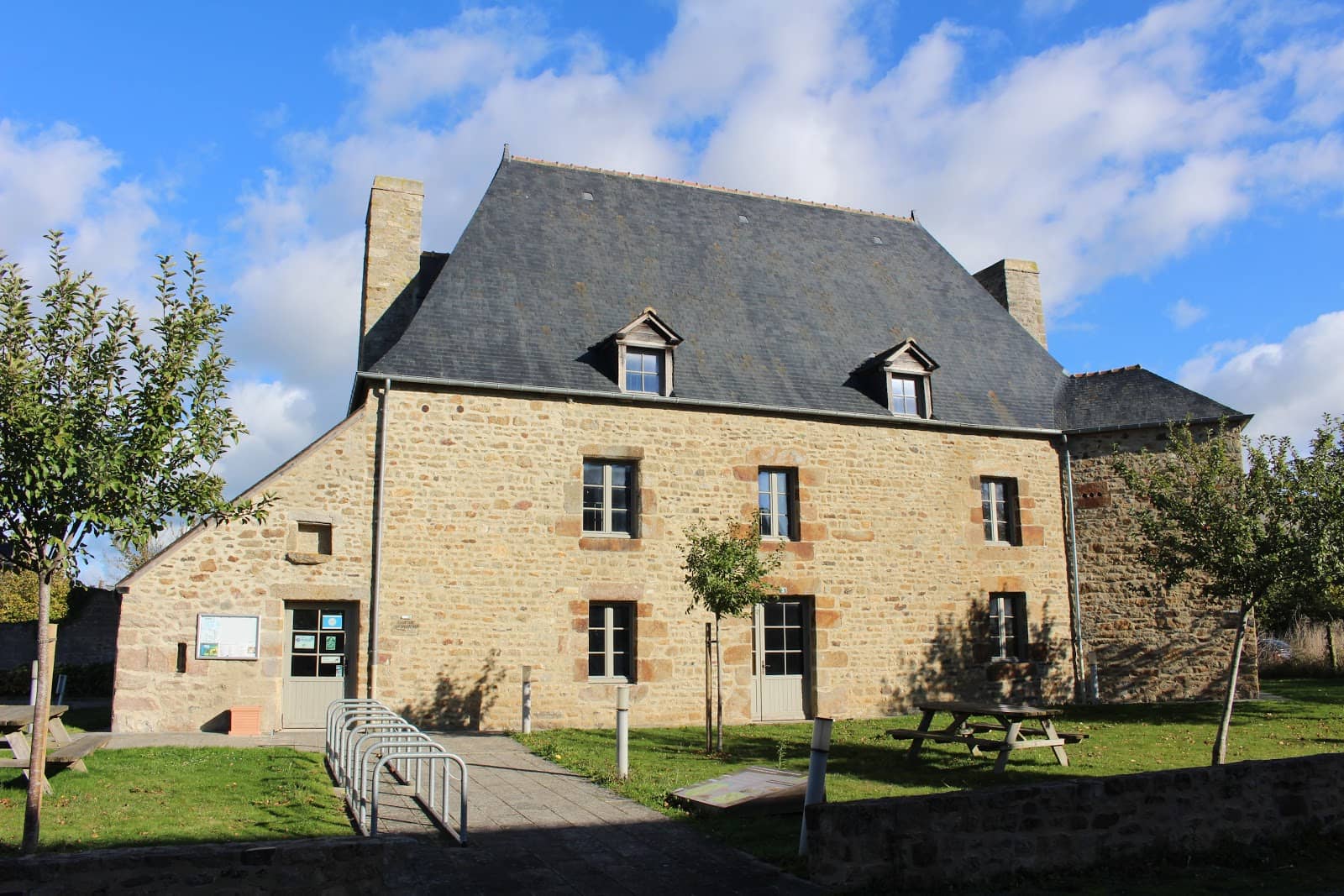 Local Information Hub