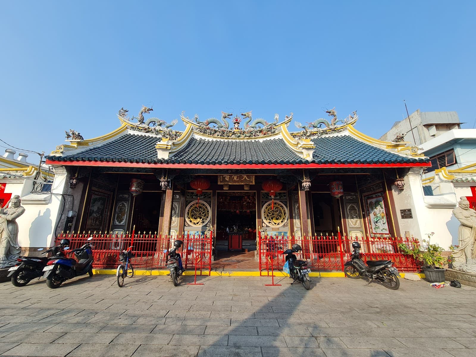 Vihara Hok Lay Kiong - Image 1