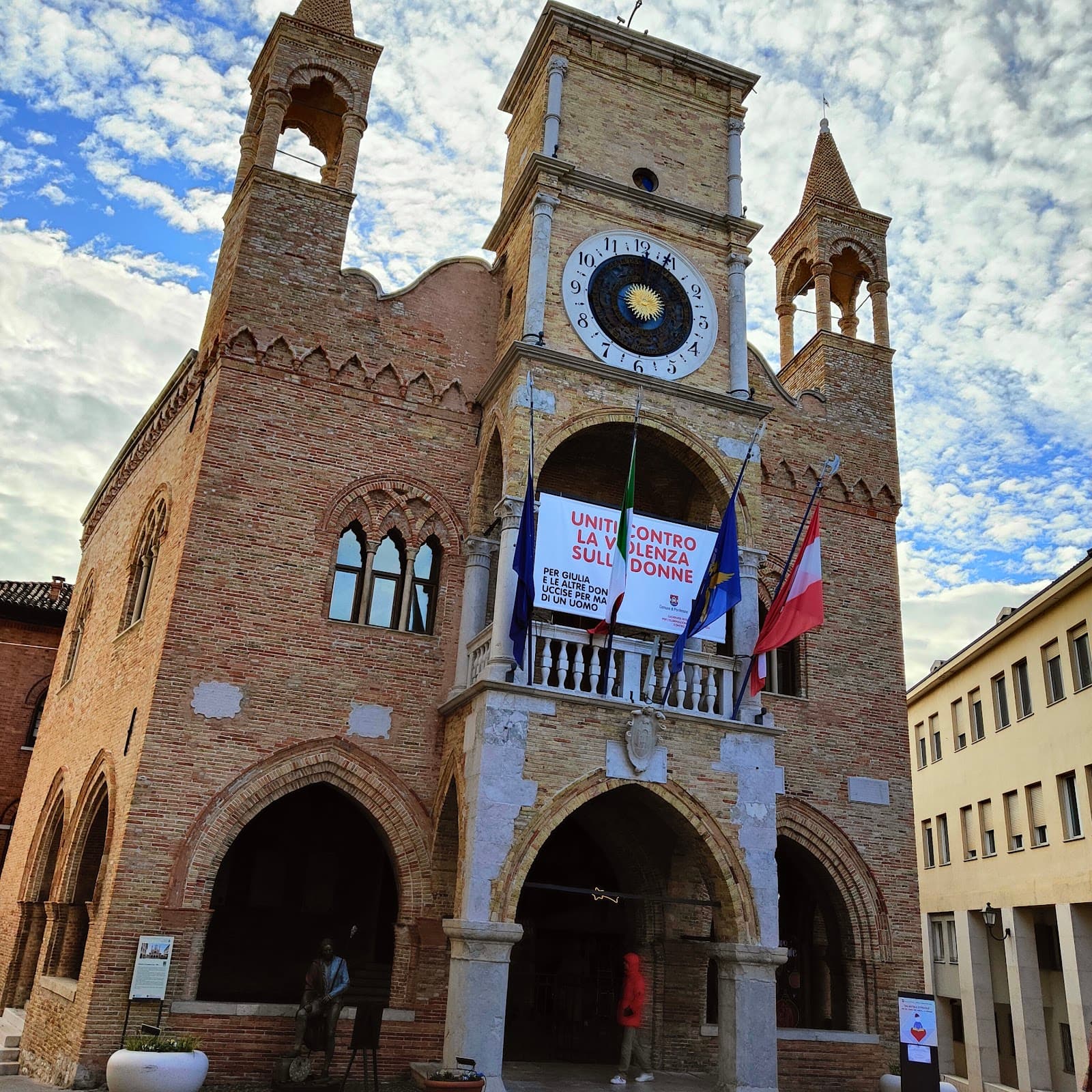 Palazzo Comunale (Town Hall & Loggia) - Image 1
