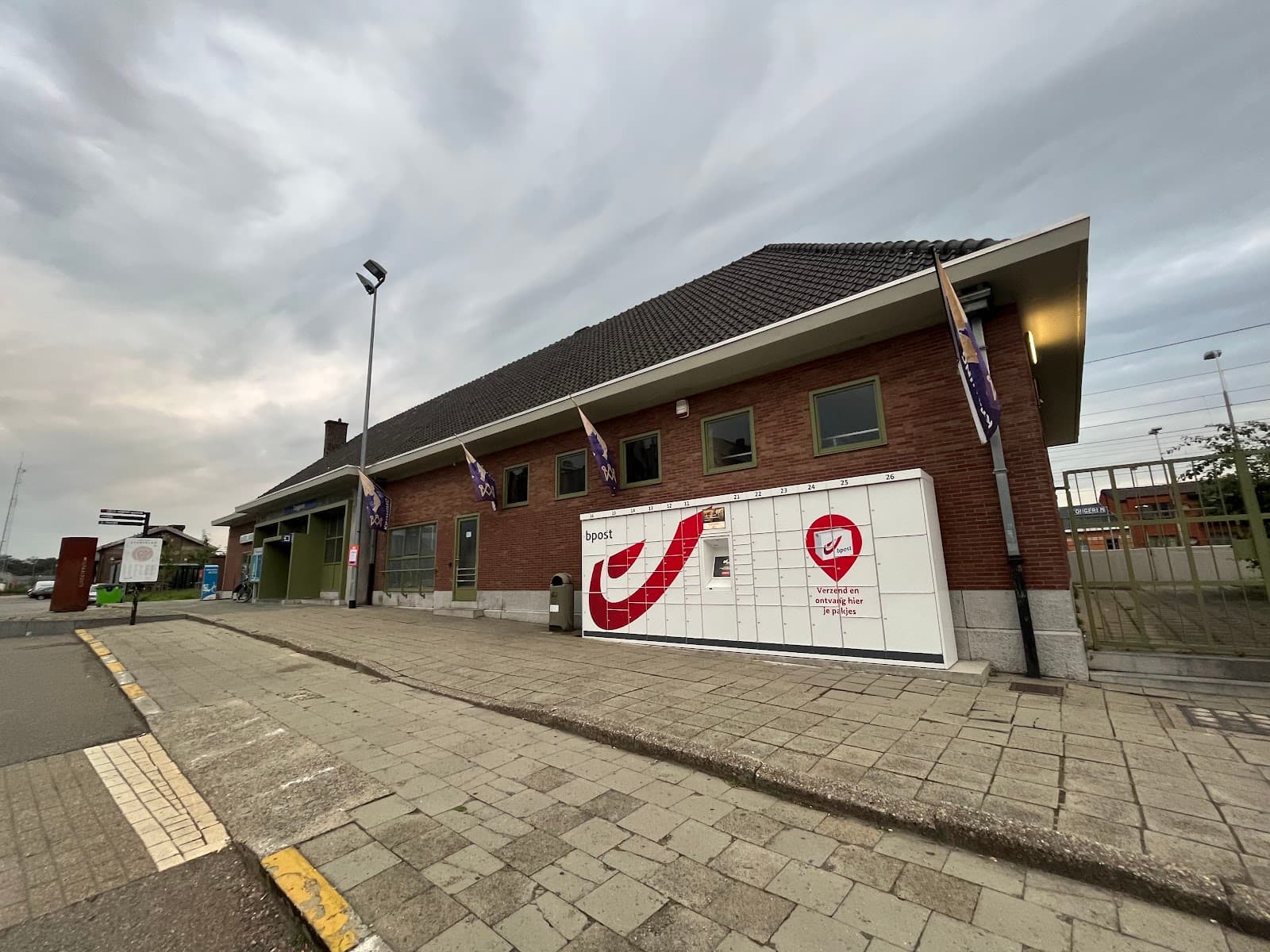 Tongeren Railway Station - Image 1