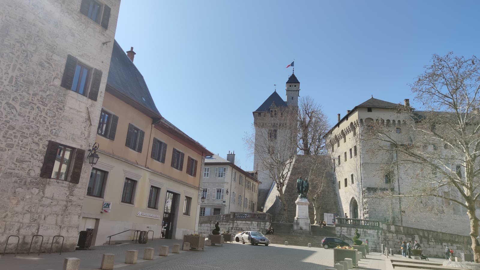 Place du Château - Image 1