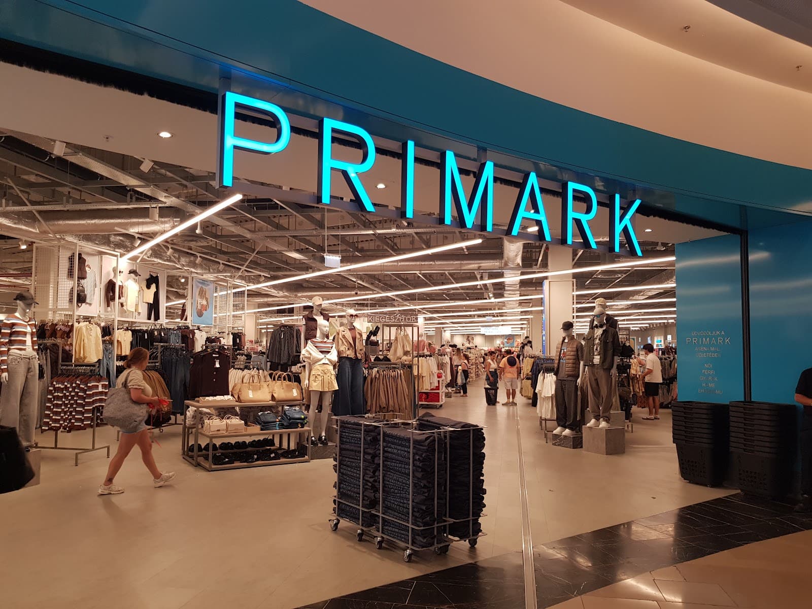 Primark Budapest - Image 1