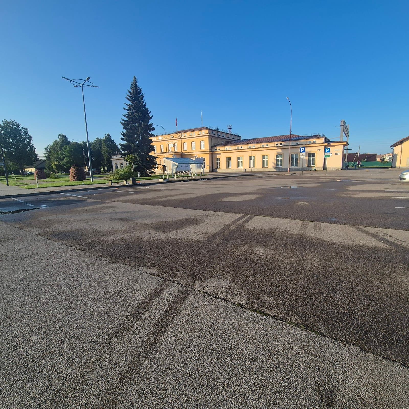Šiauliai Railway Station - Image 1