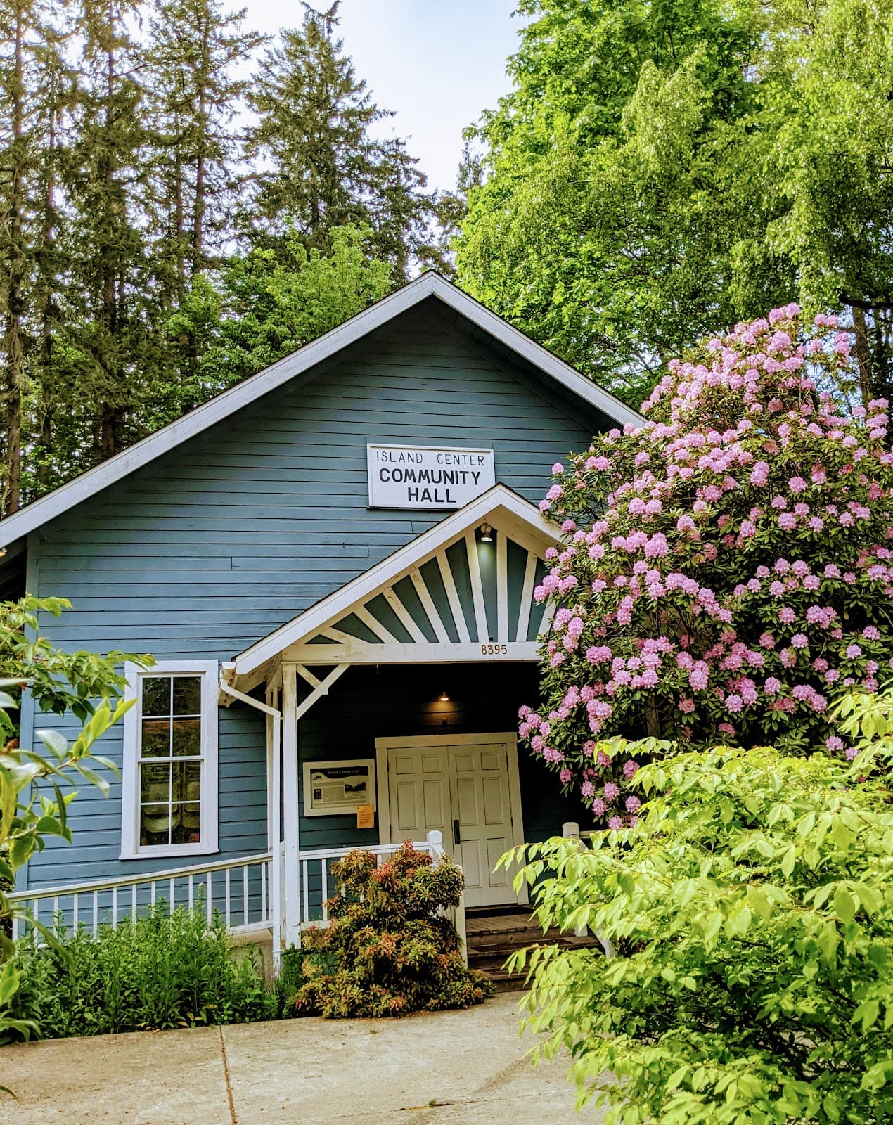 Island Center - Image 1