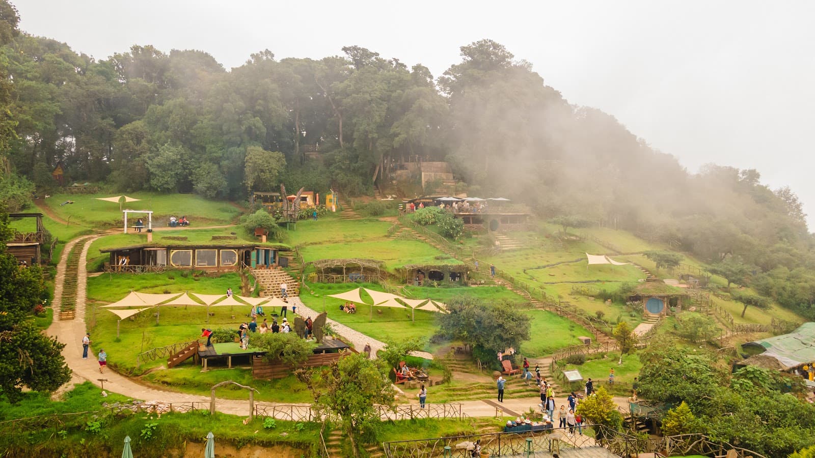 Hobbitenango - Image 1