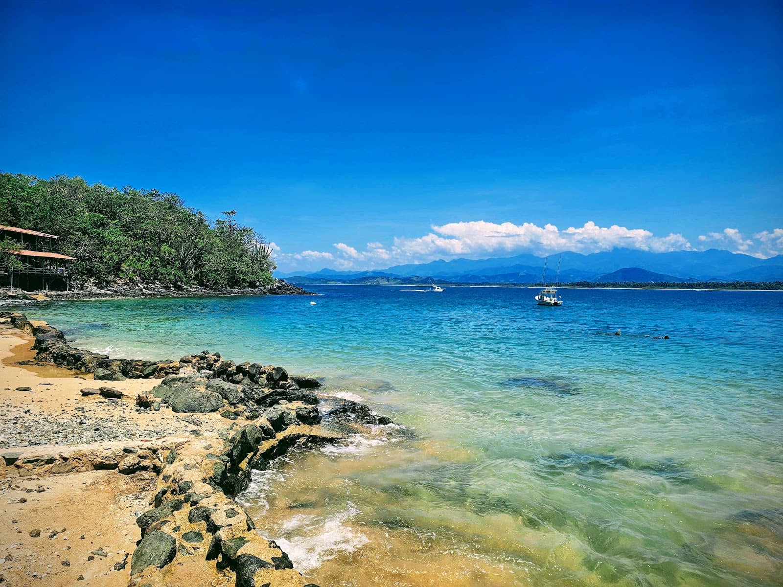 Island Dining Delights