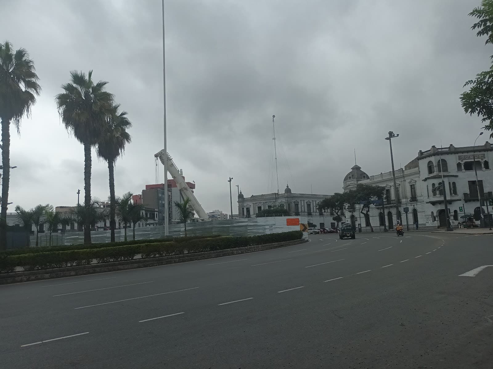 Plaza Bolognesi Lima - Image 1