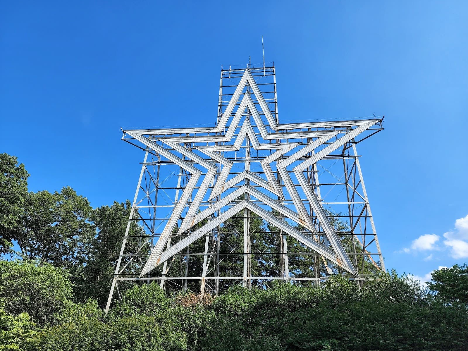 Mill Mountain Park Roanoke - Image 1