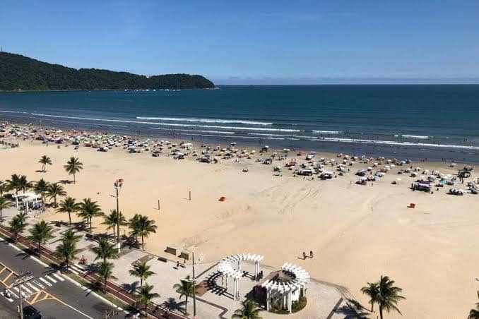 Beachfront Dining & Shops