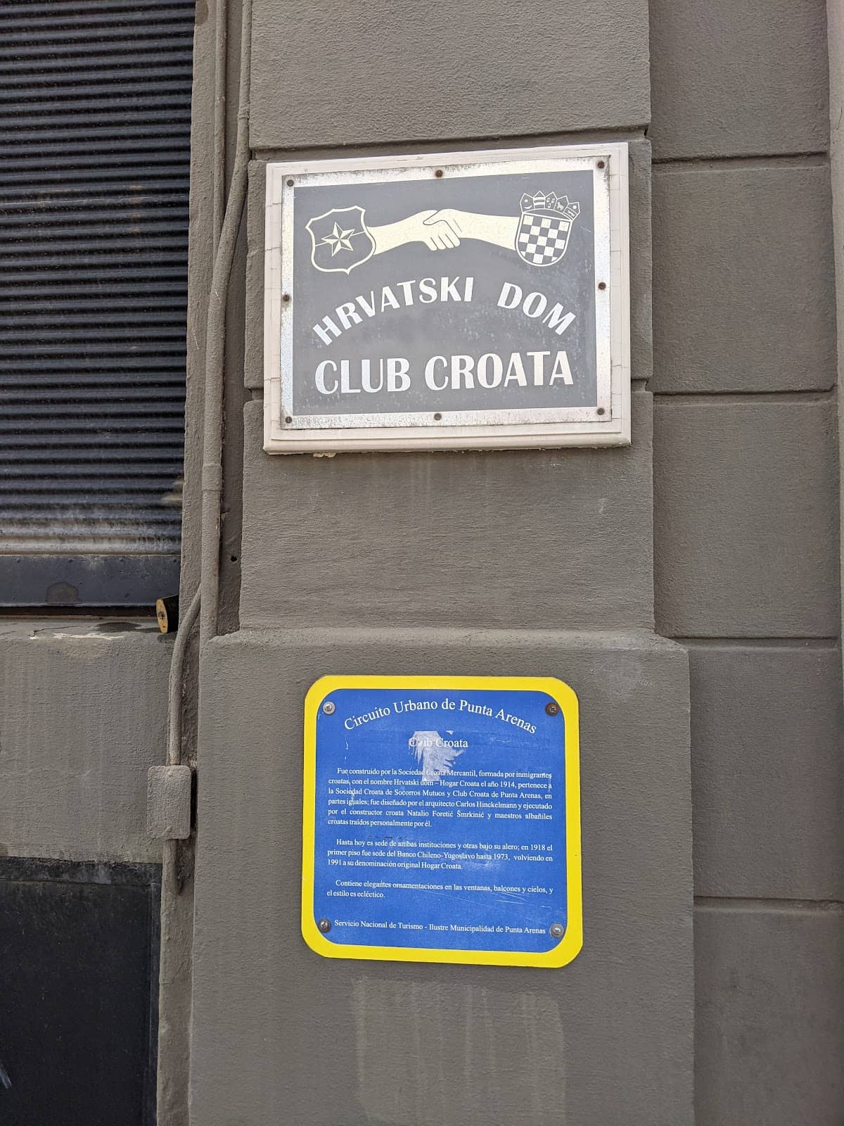 Traditional Waitresses