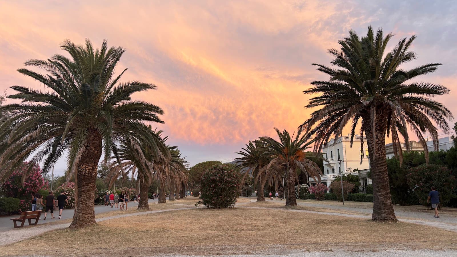 Promenade du Front de Mer - Image 1